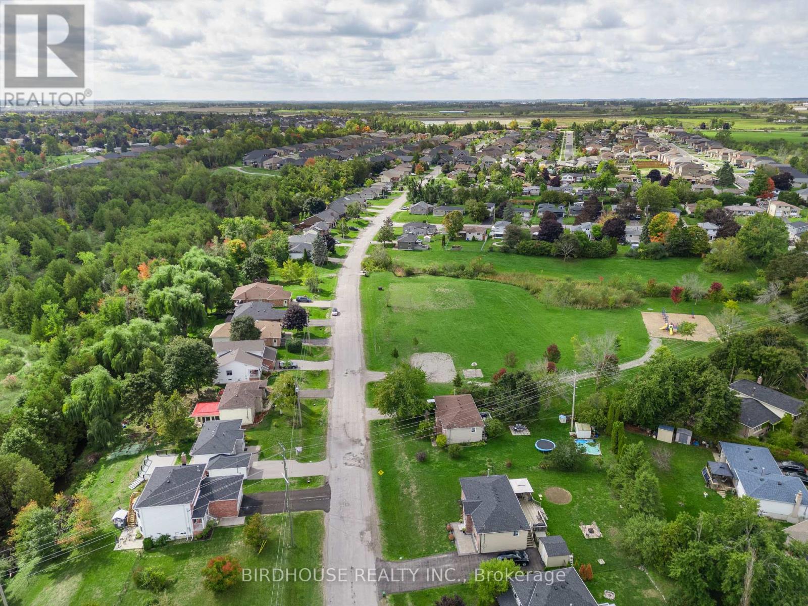 56 Champlain Boulevard, Kawartha Lakes, Ontario  K9V 4R1 - Photo 38 - X12966552