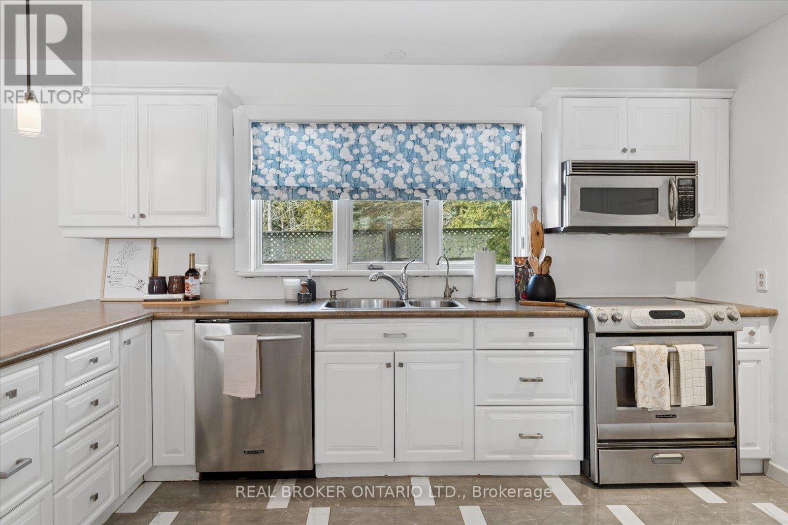 1449 Champlain Drive, Peterborough (Northcrest Ward 5), Ontario  K9L 1N3 - Photo 14 - X12966584