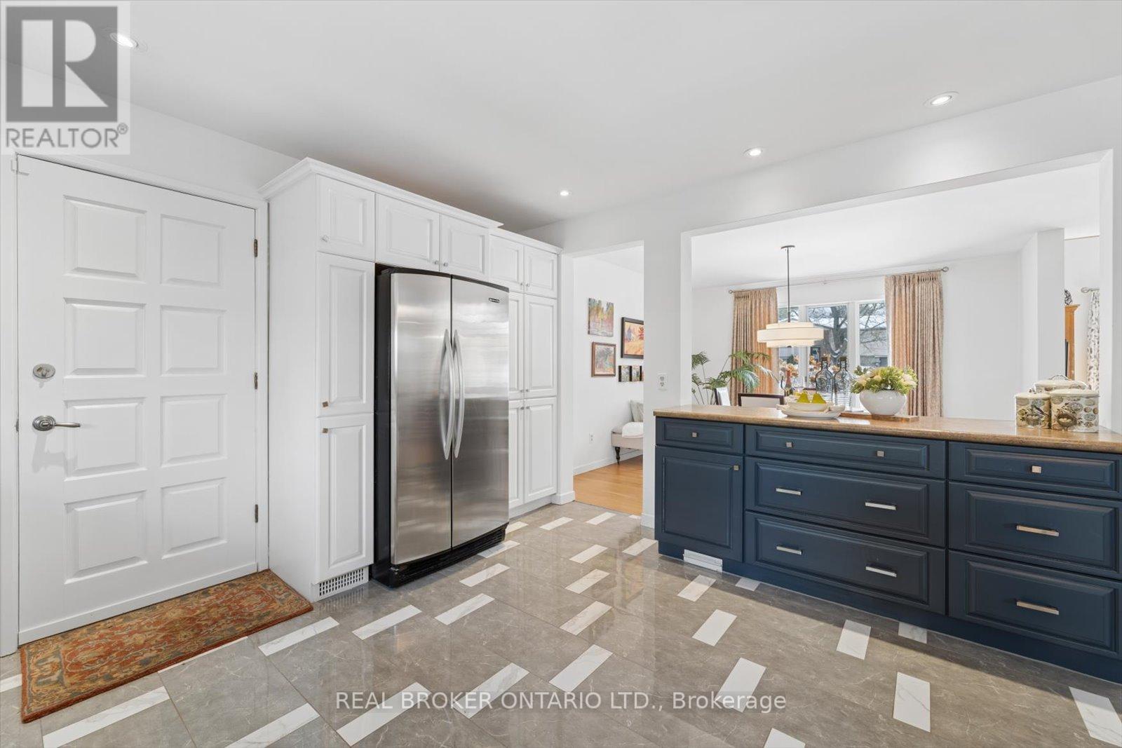 1449 Champlain Drive, Peterborough (Northcrest Ward 5), Ontario  K9L 1N3 - Photo 17 - X12966584