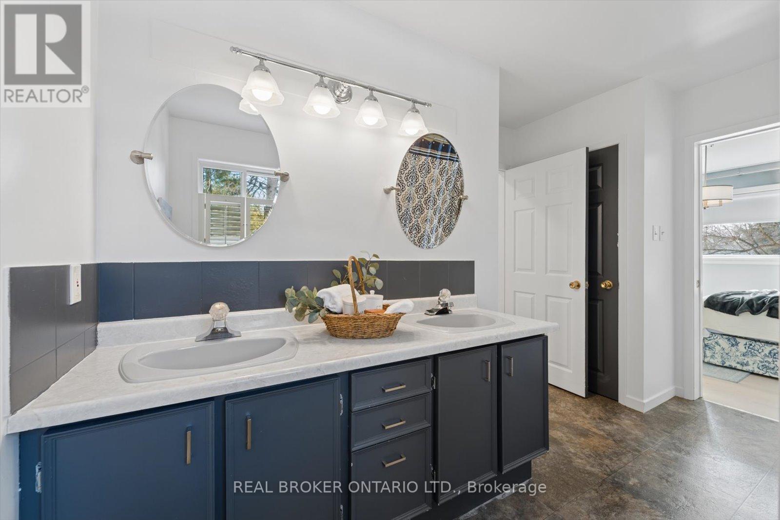 1449 Champlain Drive, Peterborough (Northcrest Ward 5), Ontario  K9L 1N3 - Photo 29 - X12966584