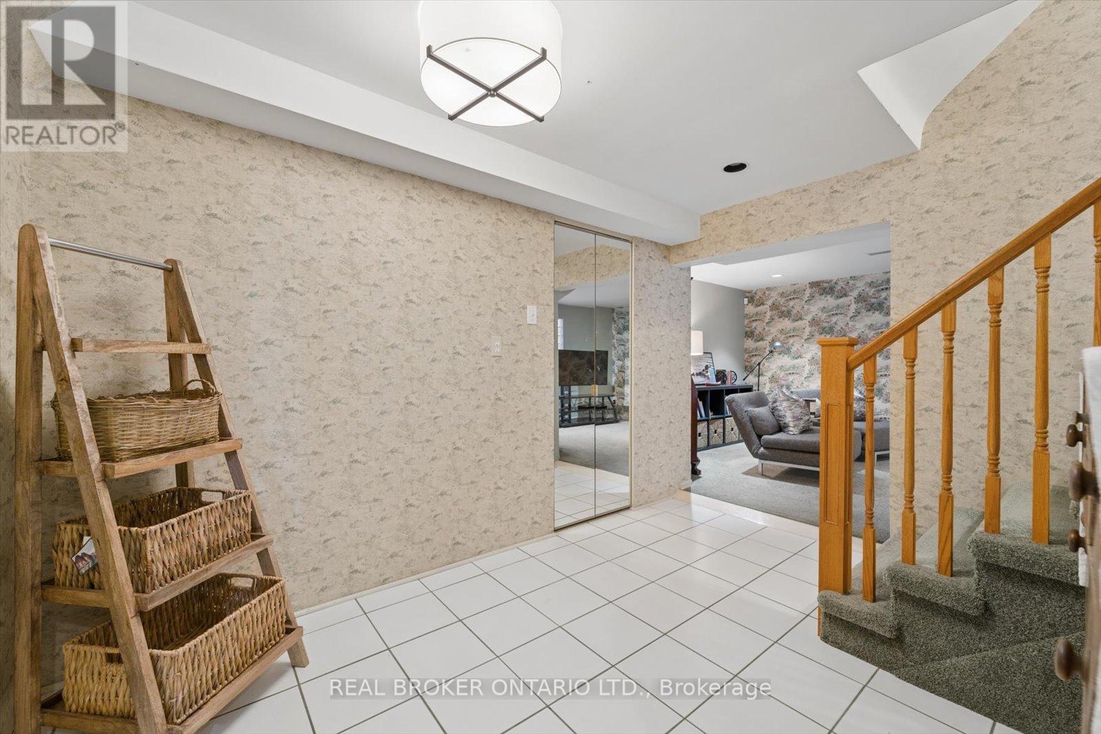 1449 Champlain Drive, Peterborough (Northcrest Ward 5), Ontario  K9L 1N3 - Photo 39 - X12966584