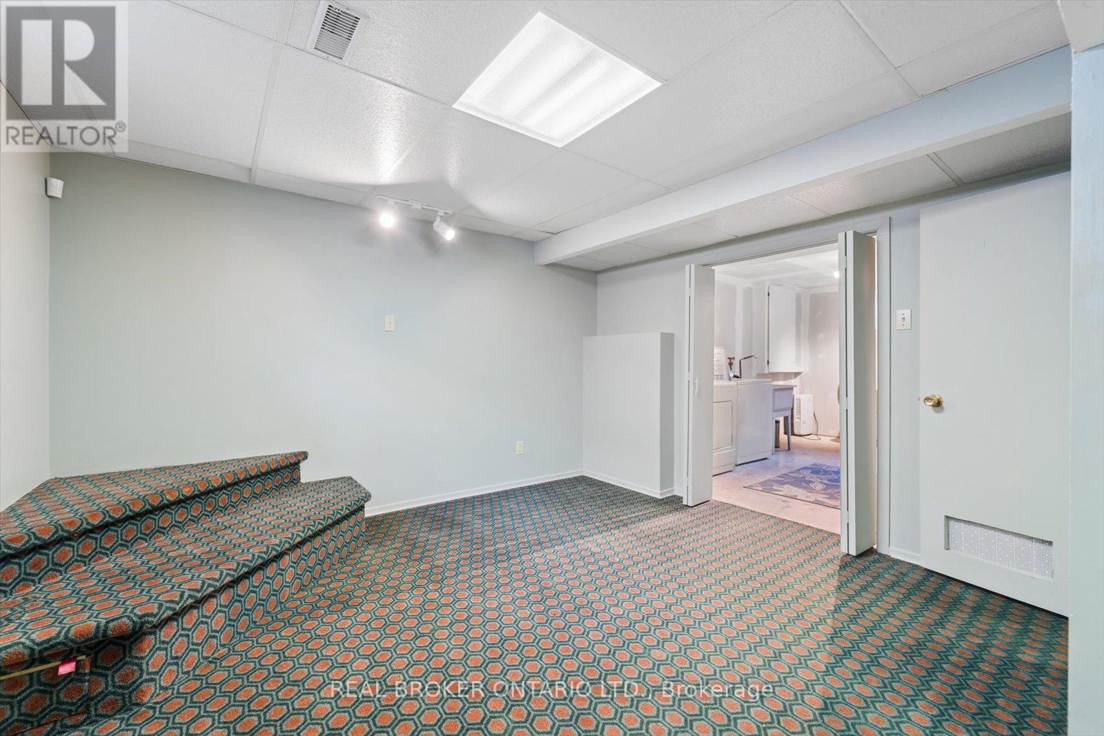 1449 Champlain Drive, Peterborough (Northcrest Ward 5), Ontario  K9L 1N3 - Photo 46 - X12966584