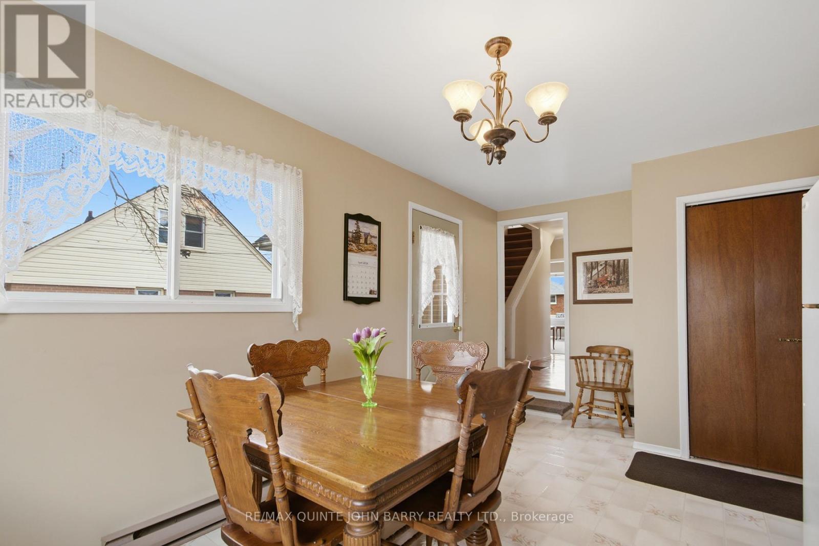 35 Fourth Avenue, Quinte West, Ontario  K8V 5N5 - Photo 13 - X12966644