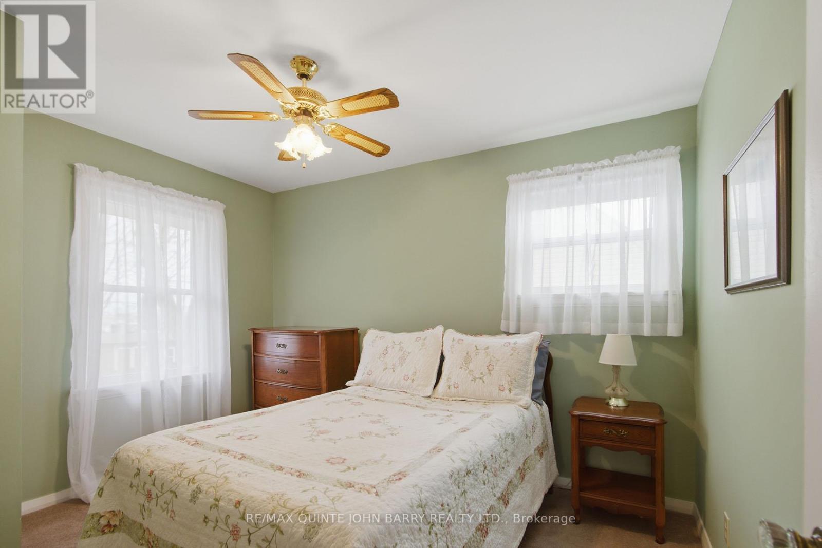 35 Fourth Avenue, Quinte West, Ontario  K8V 5N5 - Photo 15 - X12966644