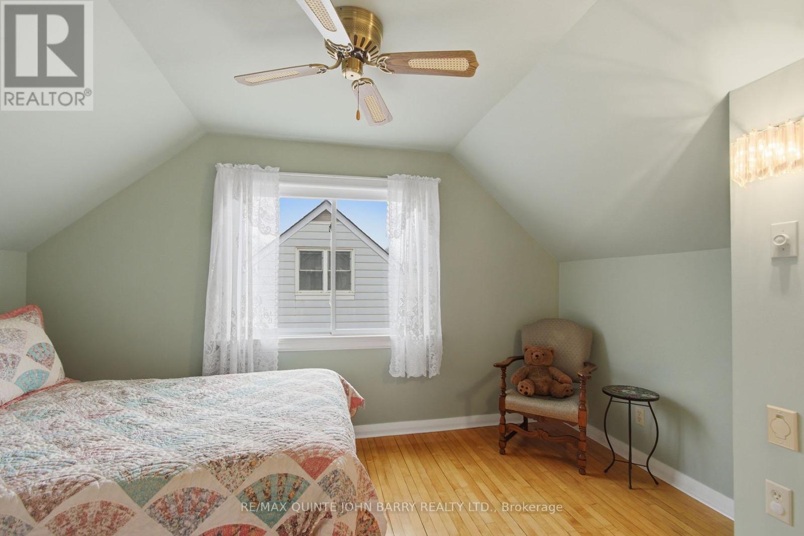 35 Fourth Avenue, Quinte West, Ontario  K8V 5N5 - Photo 18 - X12966644