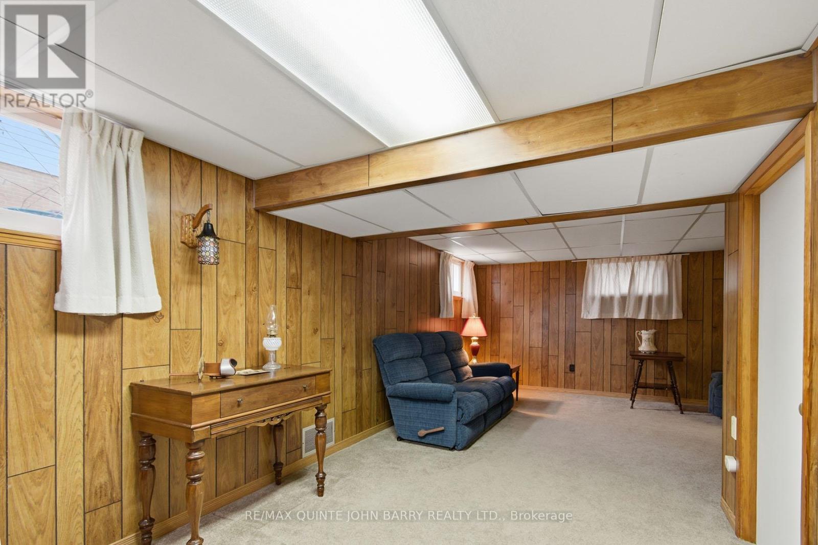 35 Fourth Avenue, Quinte West, Ontario  K8V 5N5 - Photo 20 - X12966644
