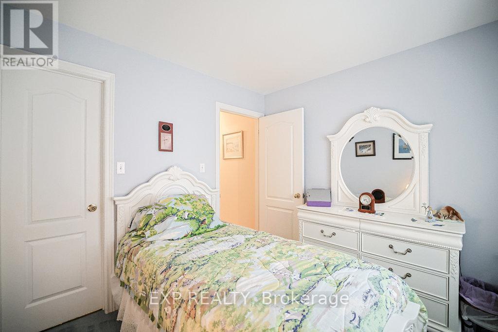 27 Green Pine Crescent, Wasaga Beach, Ontario  L9Z 1P4 - Photo 11 - S12381155