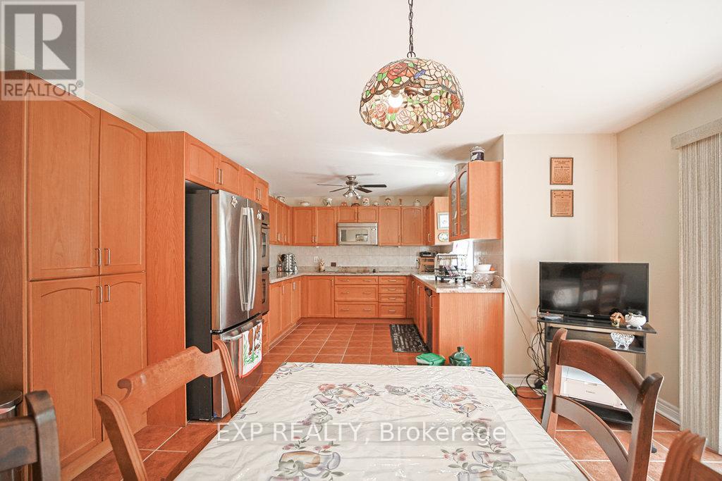 27 Green Pine Crescent, Wasaga Beach, Ontario  L9Z 1P4 - Photo 6 - S12381155