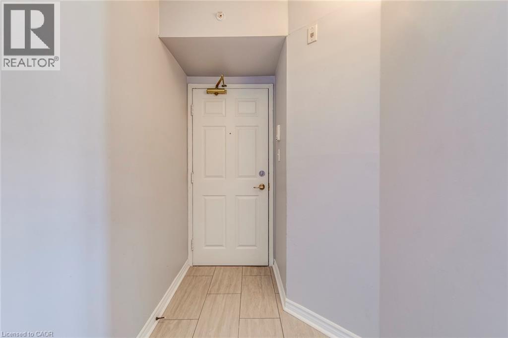 1411 Walker's Line Unit# 302, Burlington, Ontario  L7M 4P5 - Photo 4 - 40817838