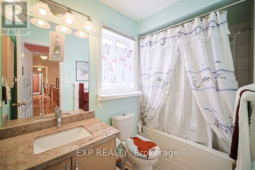 27 Green Pine Crescent, Wasaga Beach, Ontario  L9Z 1P4 - Photo 17 - S12381155