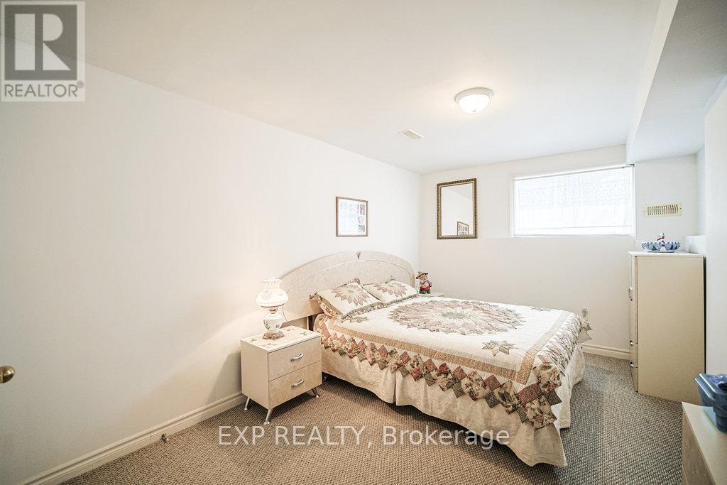 27 Green Pine Crescent, Wasaga Beach, Ontario  L9Z 1P4 - Photo 12 - S12381155