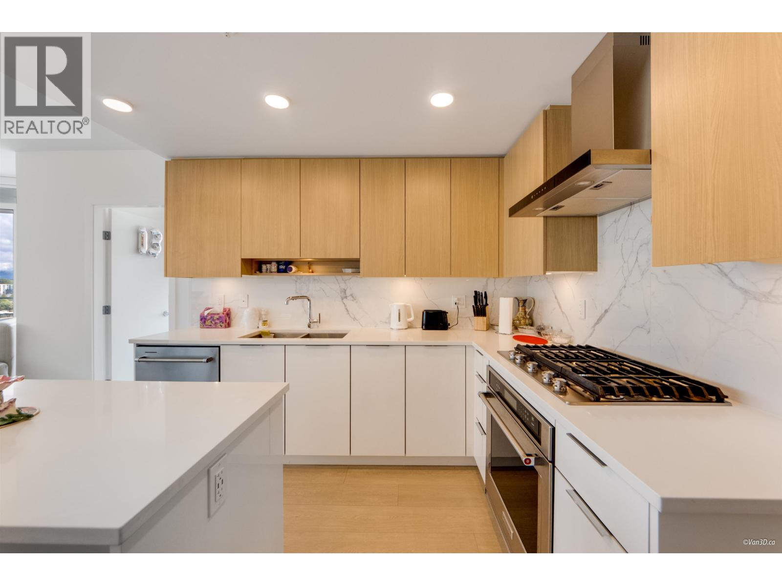 1106 7769 Park Crescent, Burnaby, British Columbia  V3N 0J7 - Photo 13 - R3107447