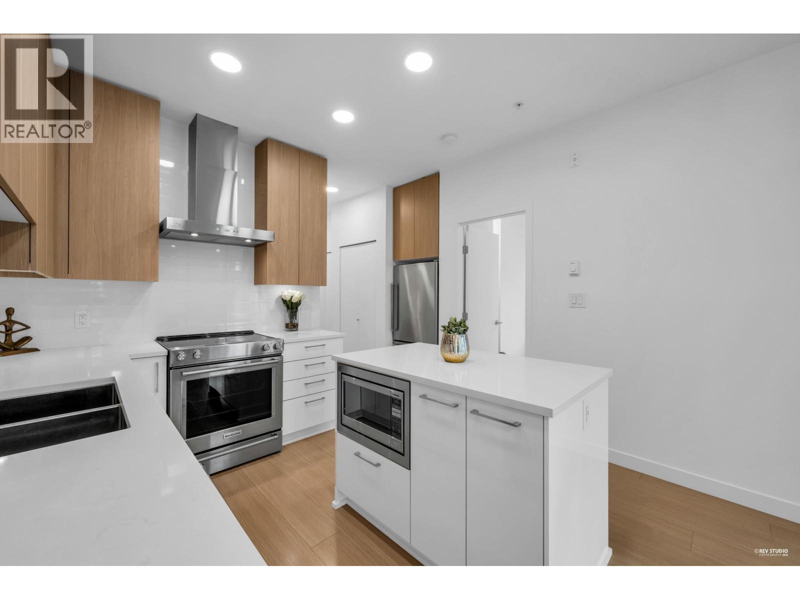 318 5460 Broadway, Burnaby, British Columbia  V5B 0B4 - Photo 14 - R3107470