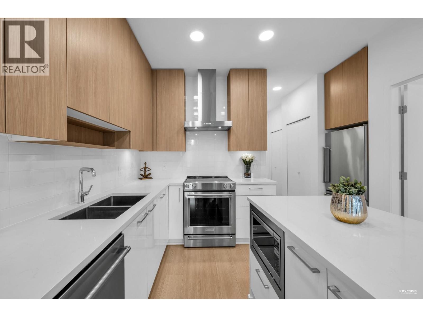 318 5460 Broadway, Burnaby, British Columbia  V5B 0B4 - Photo 15 - R3107470