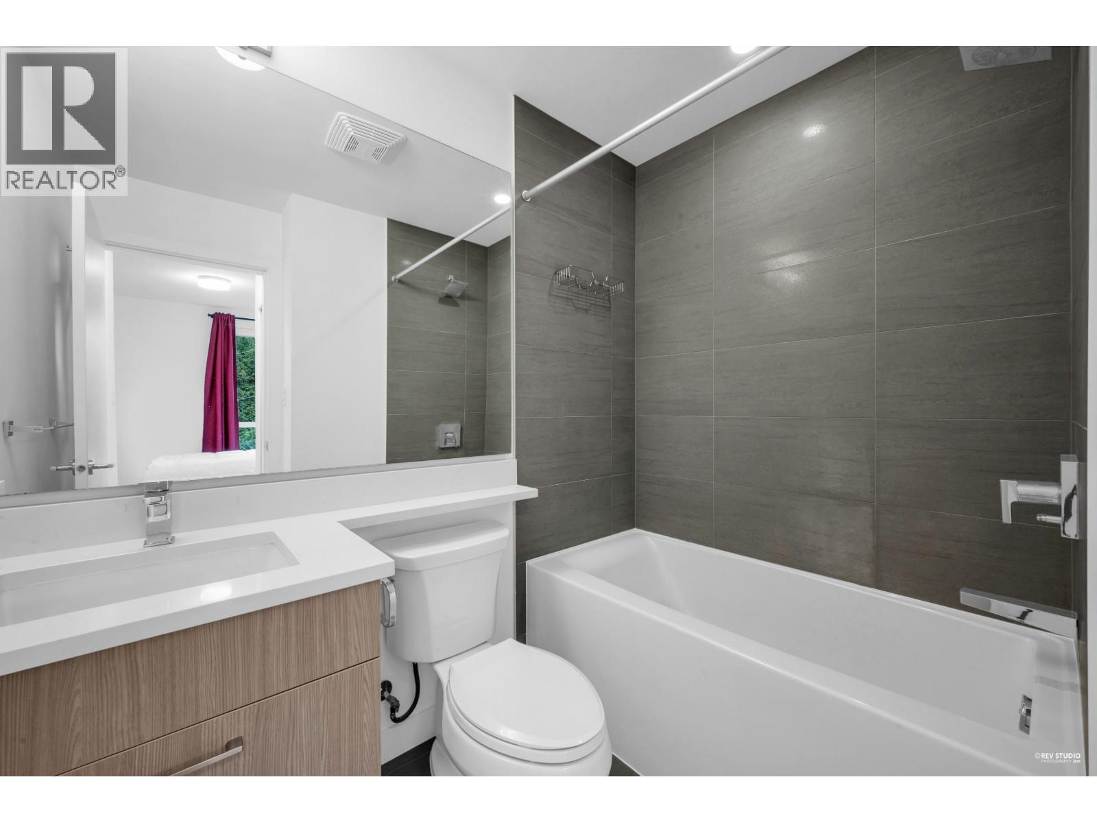 318 5460 Broadway, Burnaby, British Columbia  V5B 0B4 - Photo 24 - R3107470