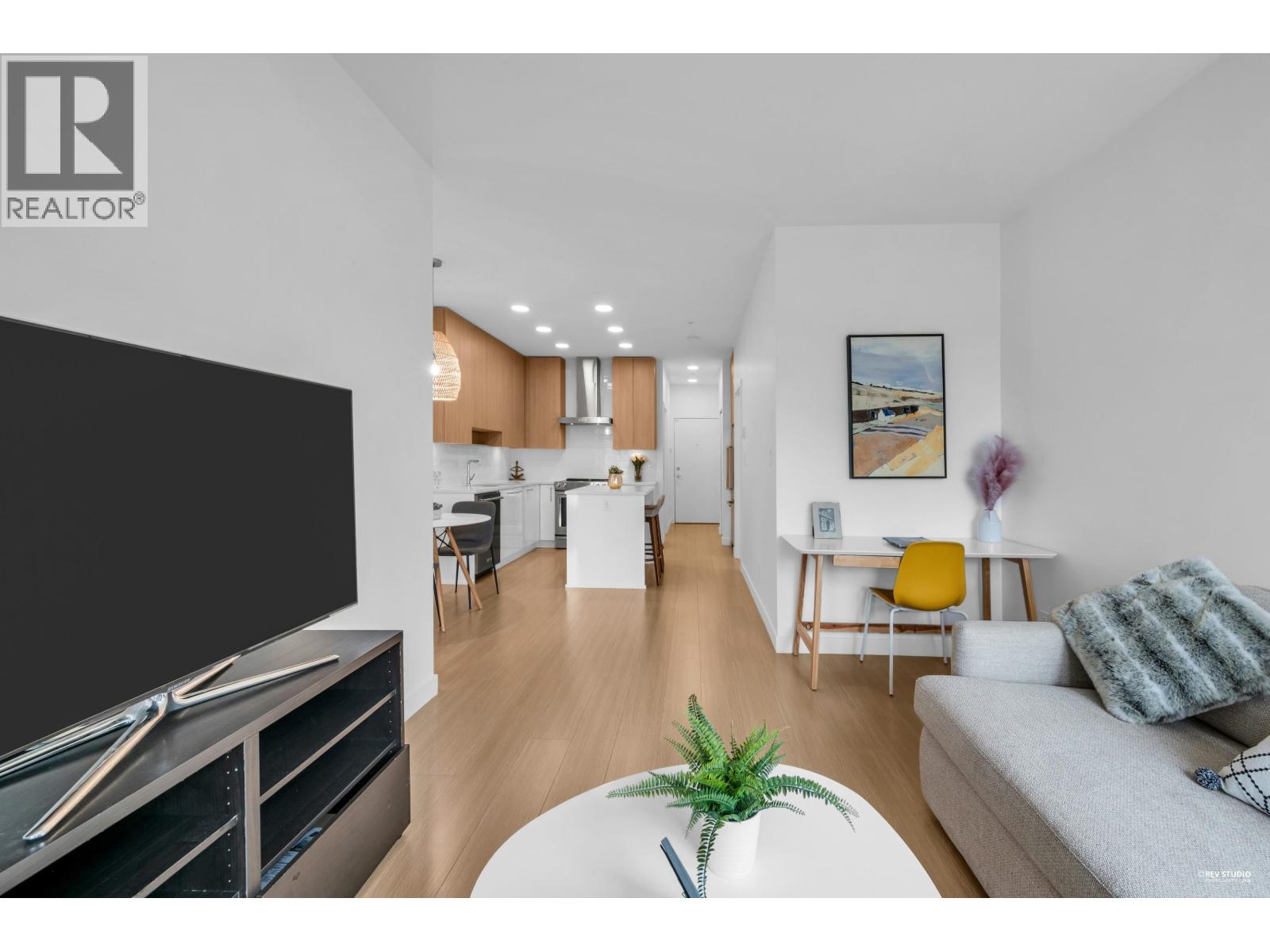 318 5460 Broadway, Burnaby, British Columbia  V5B 0B4 - Photo 5 - R3107470