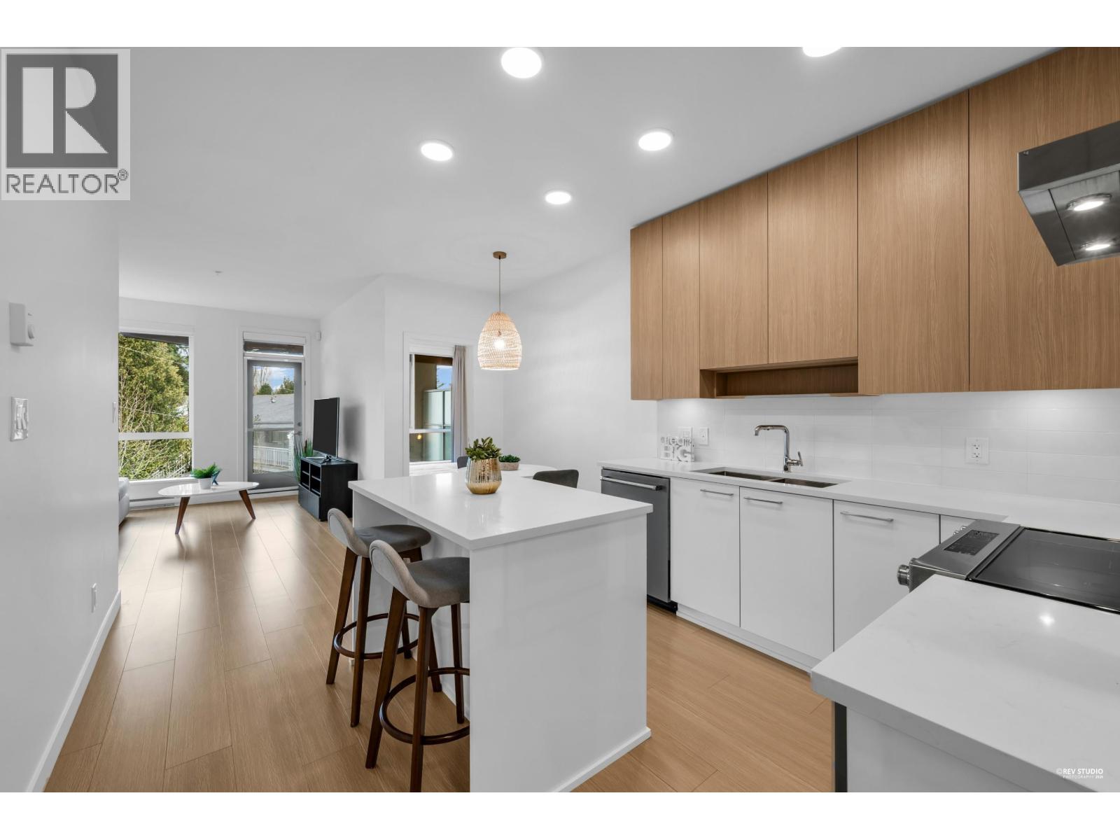 318 5460 Broadway, Burnaby, British Columbia  V5B 0B4 - Photo 9 - R3107470