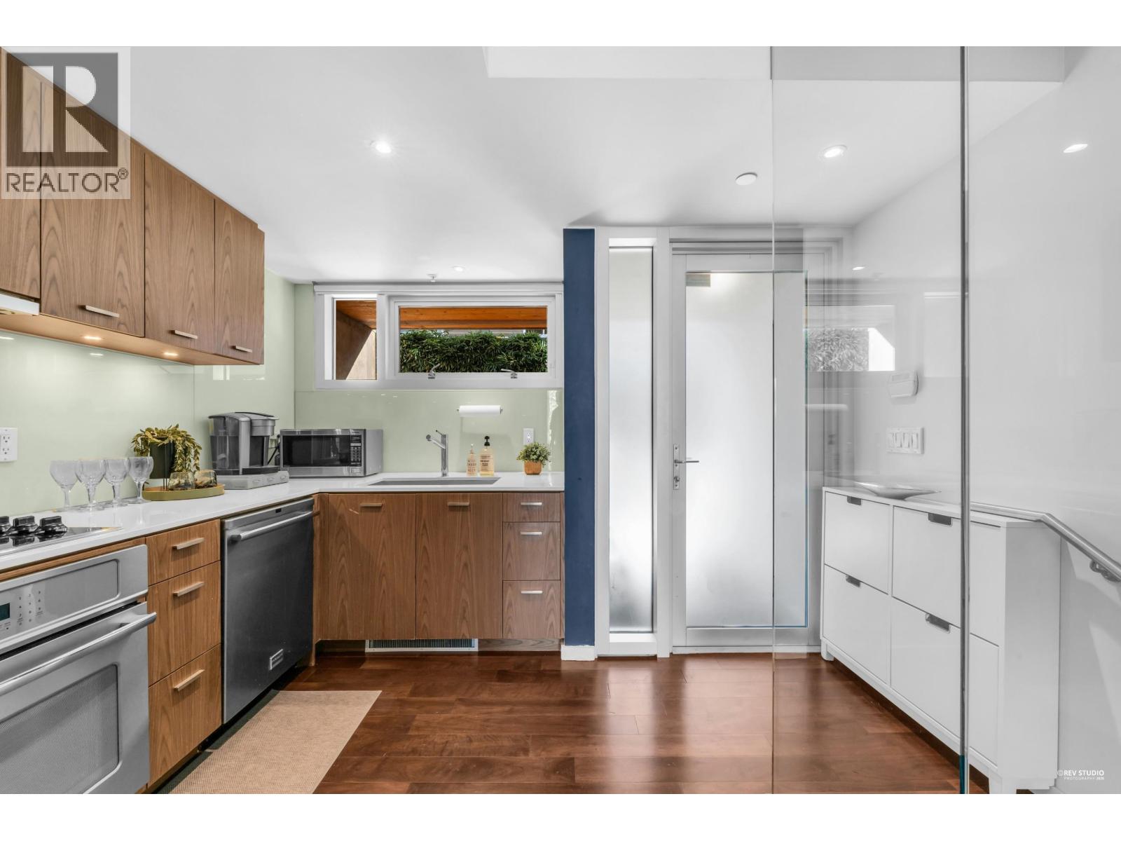 2 850 W 8th Avenue, Vancouver, British Columbia  V5Z 1E2 - Photo 3 - R3107509