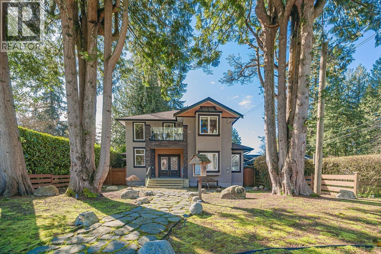 839 W 20th Street, North Vancouver, British Columbia  V7P 2B5 - Photo 2 - R3107460