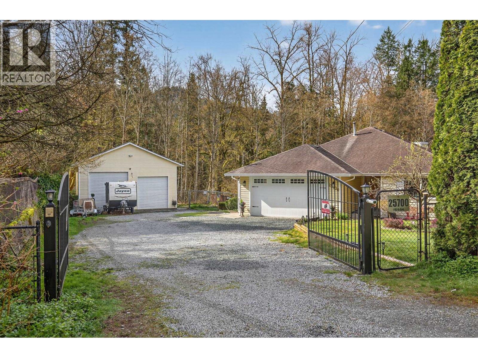 25700 116 AVENUE, Maple Ridge, British Columbia