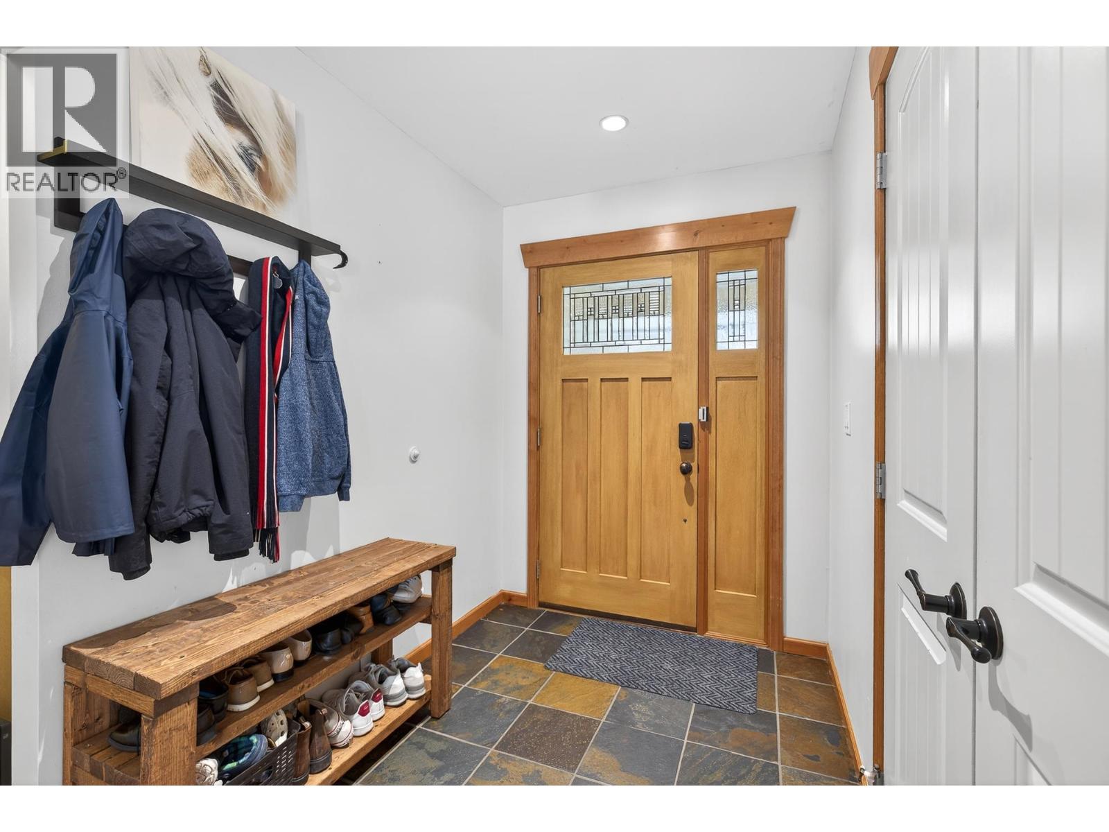 25700 116 Avenue, Maple Ridge, British Columbia  V4R 1Z6 - Photo 4 - R3107486