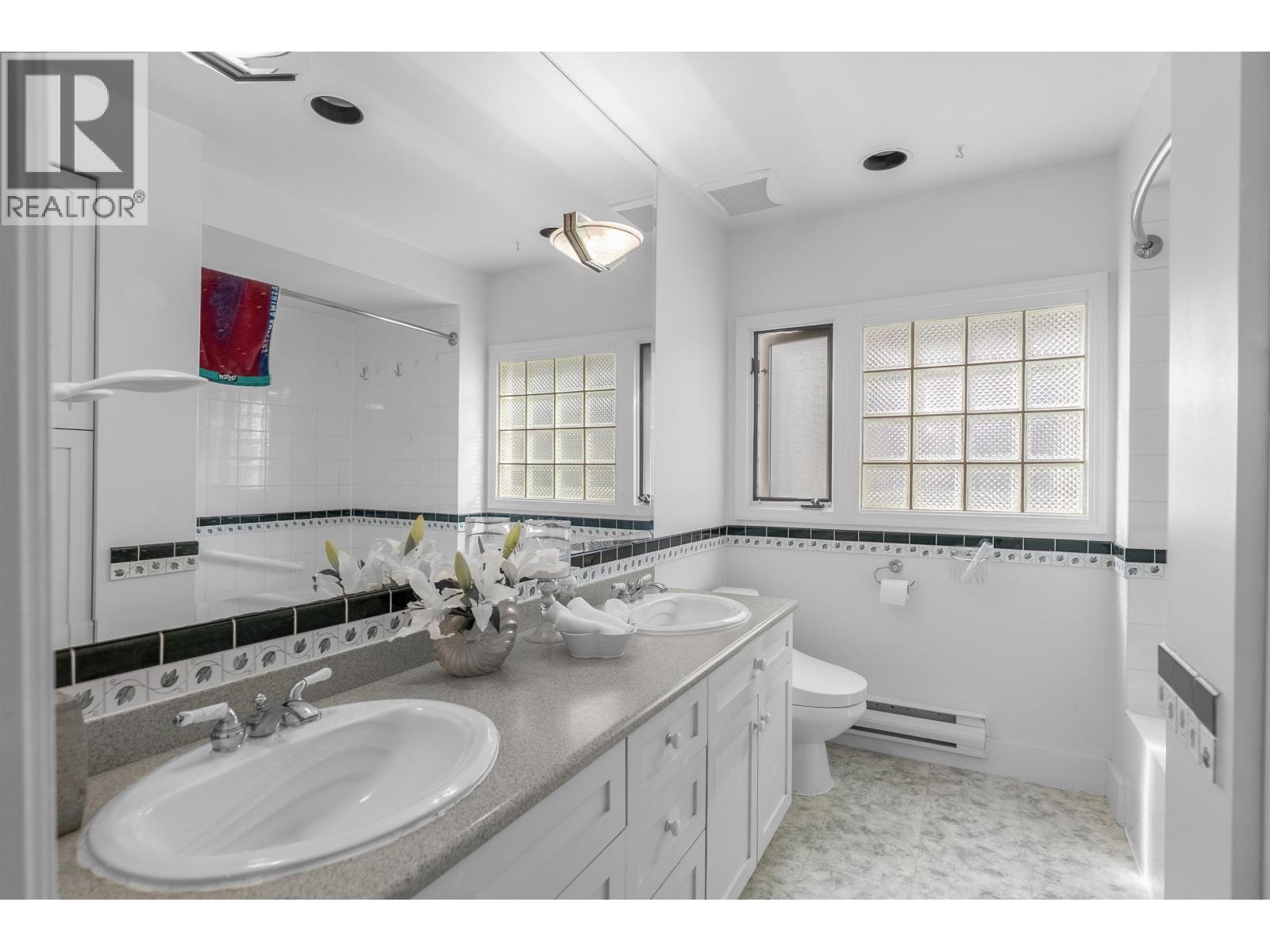 4405 W 9th Avenue, Vancouver, British Columbia  V6R 2C9 - Photo 10 - R3107498