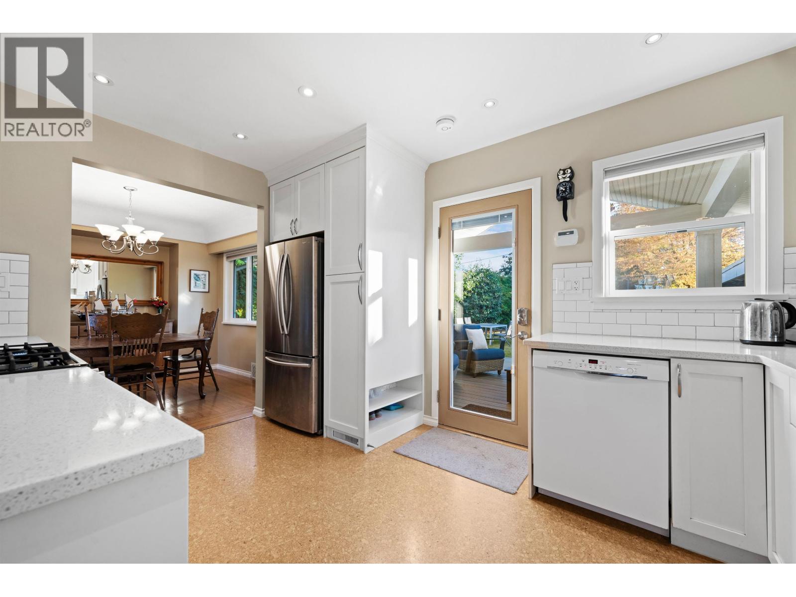 4860 Southlawn Drive, Burnaby, British Columbia  V5C 3S6 - Photo 8 - R3107499