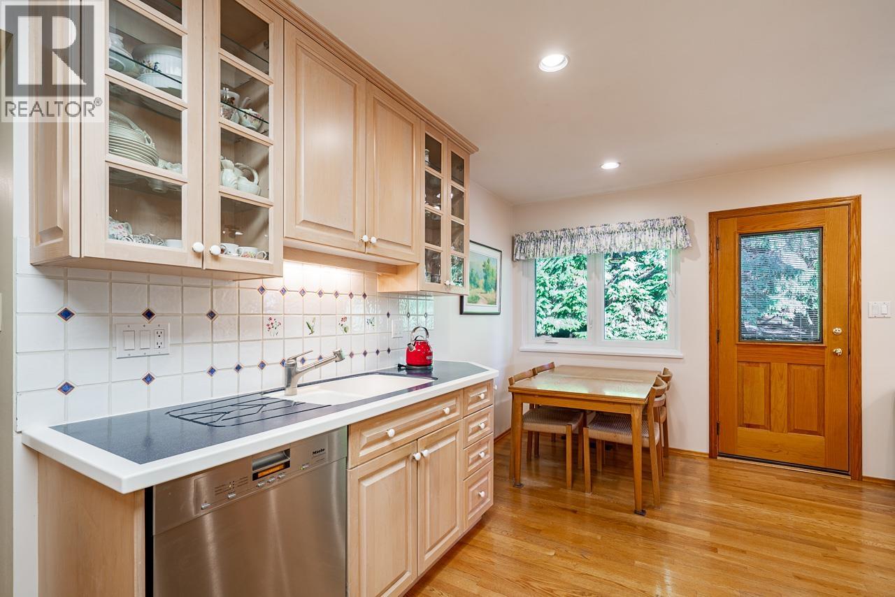 4651 Valley Road, North Vancouver, British Columbia  V7K 2M1 - Photo 18 - R3107550