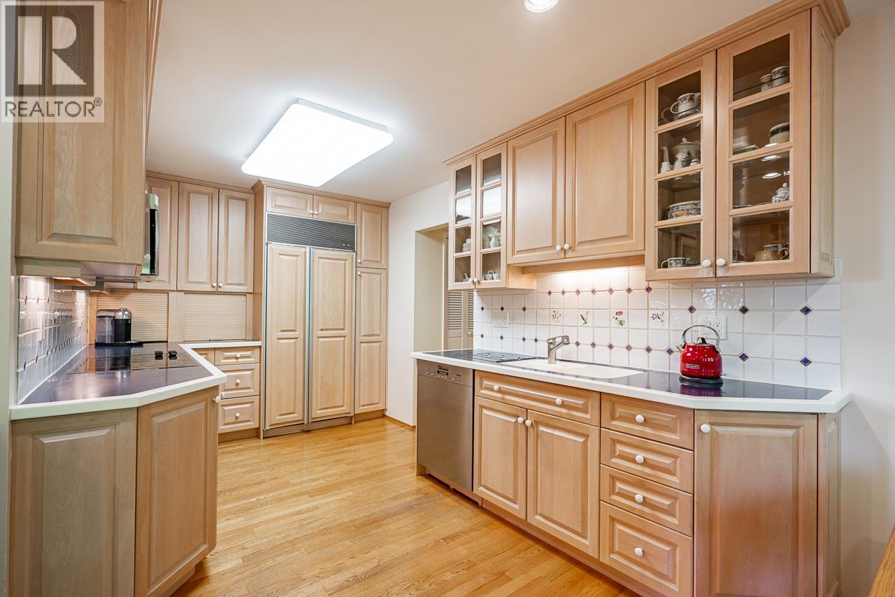 4651 Valley Road, North Vancouver, British Columbia  V7K 2M1 - Photo 19 - R3107550