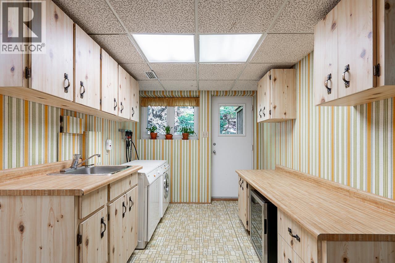 4651 Valley Road, North Vancouver, British Columbia  V7K 2M1 - Photo 32 - R3107550