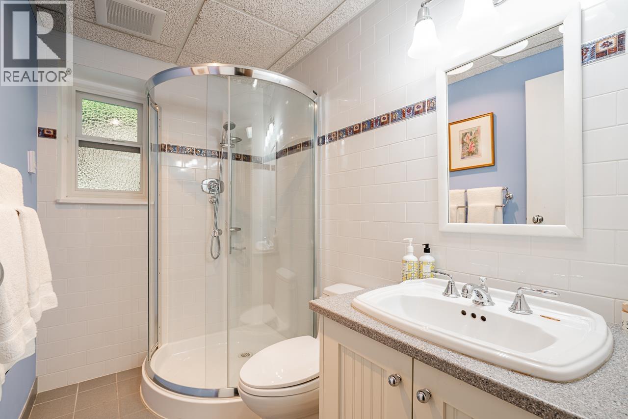 4651 Valley Road, North Vancouver, British Columbia  V7K 2M1 - Photo 35 - R3107550