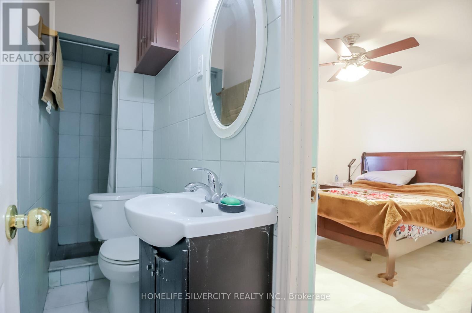 10 Coppermill Drive, Toronto, Ontario  M9W 3Z3 - Photo 6 - W12950822