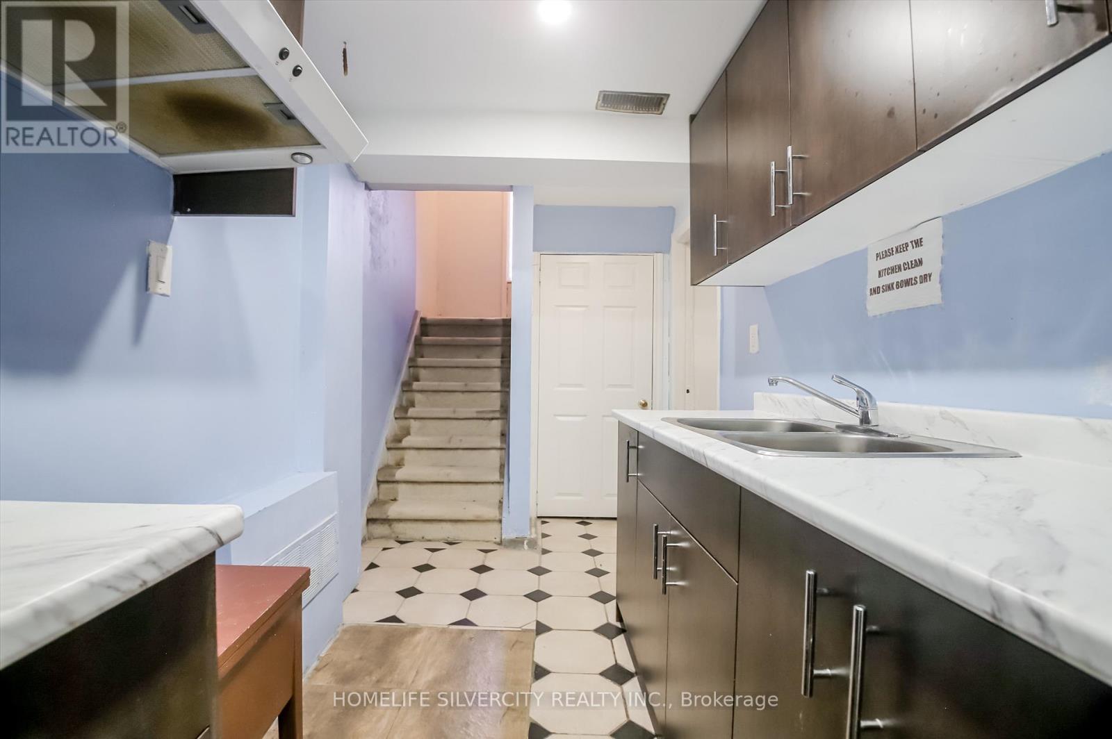 10 Coppermill Drive, Toronto, Ontario  M9W 3Z3 - Photo 27 - W12950822