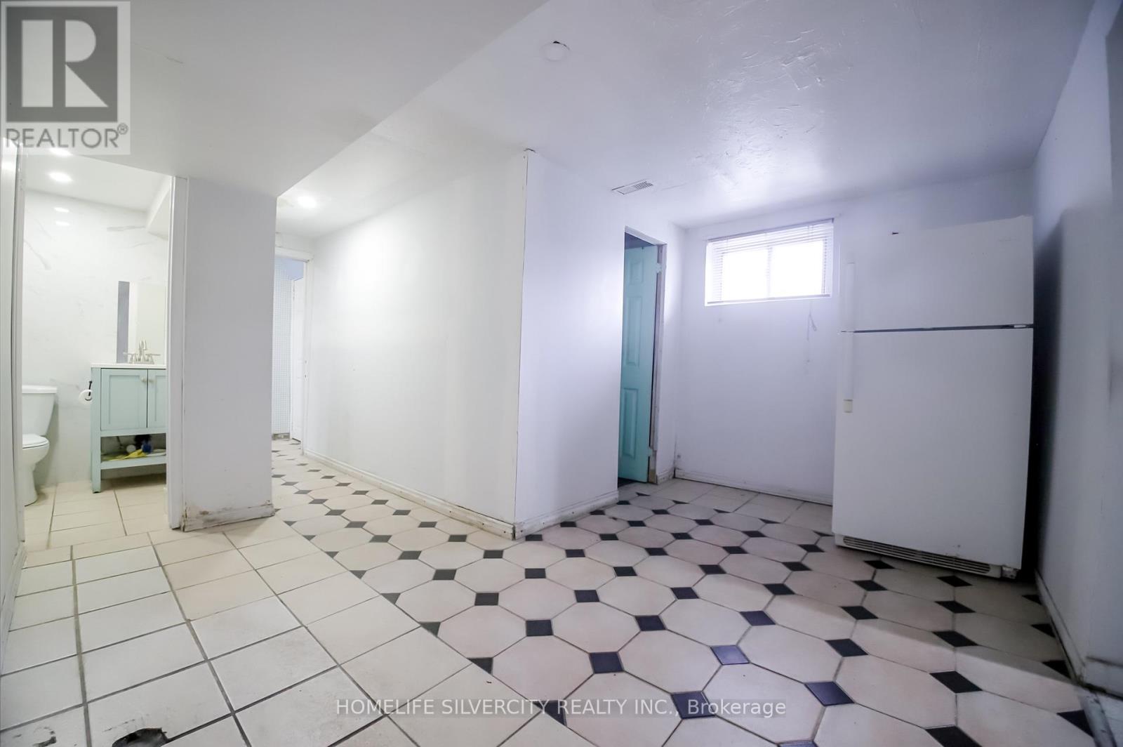 10 Coppermill Drive, Toronto, Ontario  M9W 3Z3 - Photo 34 - W12950822