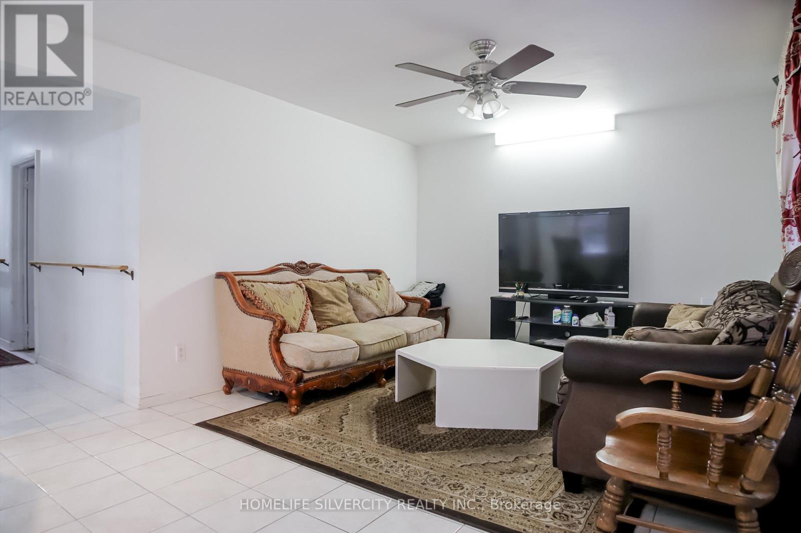 10 Coppermill Drive, Toronto, Ontario  M9W 3Z3 - Photo 9 - W12950822