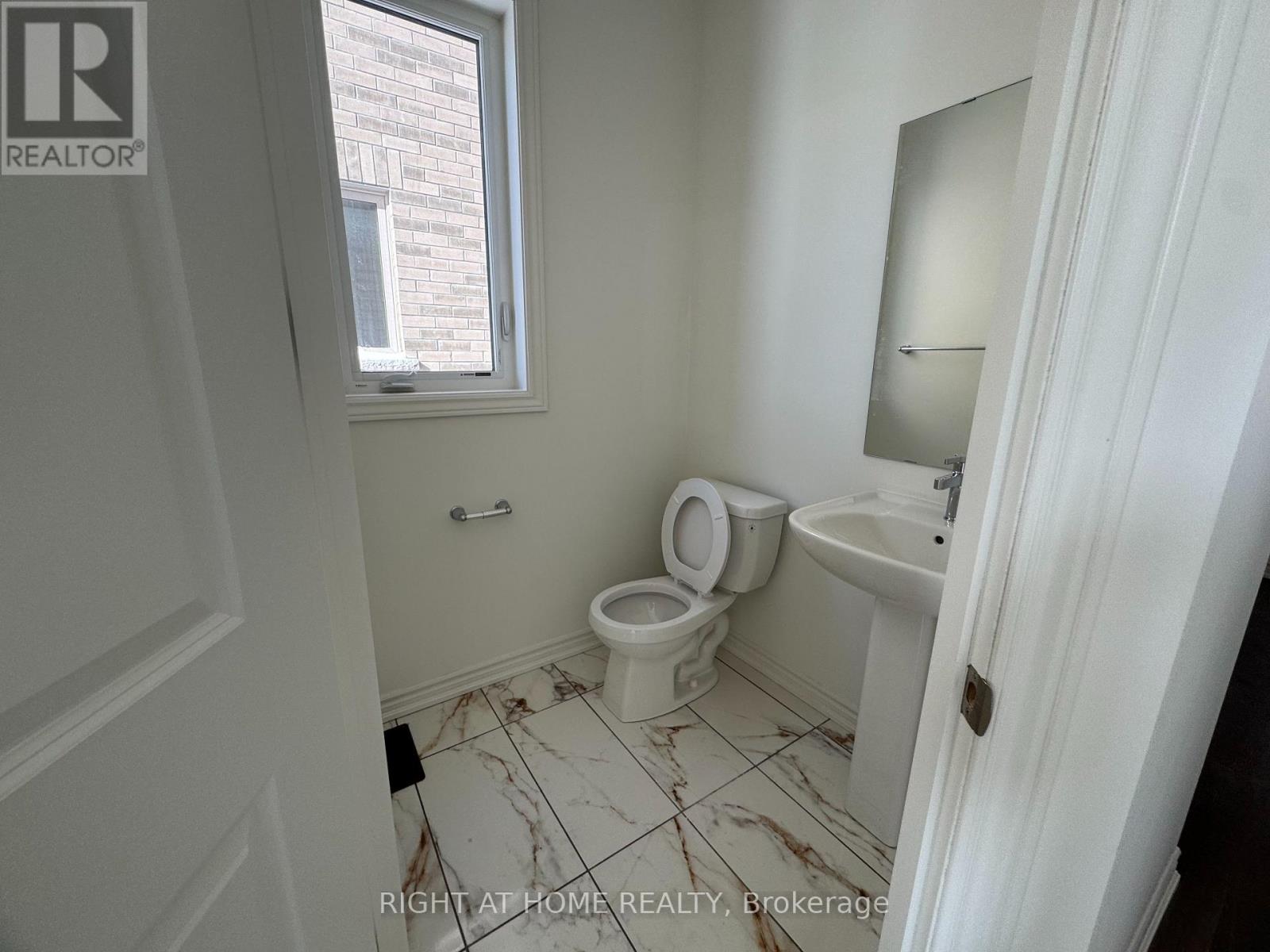 108 Sanderson Drive, Kawartha Lakes, Ontario  K9V 0S7 - Photo 2 - X12942068