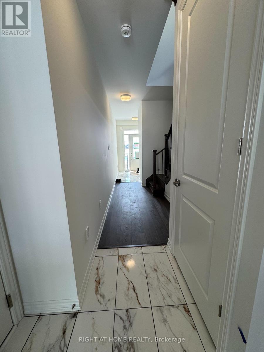 108 Sanderson Drive, Kawartha Lakes, Ontario  K9V 0S7 - Photo 4 - X12942068