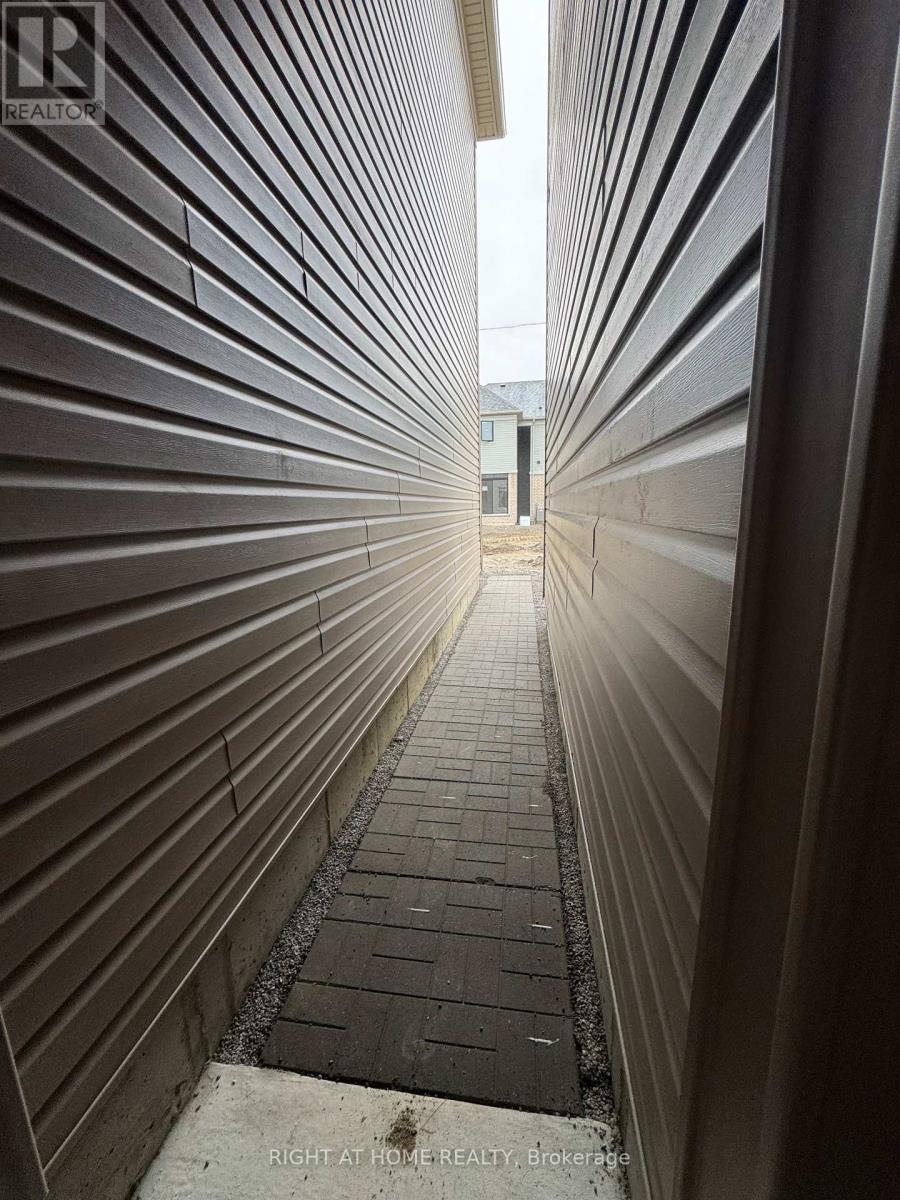 108 Sanderson Drive, Kawartha Lakes, Ontario  K9V 0S7 - Photo 45 - X12942068