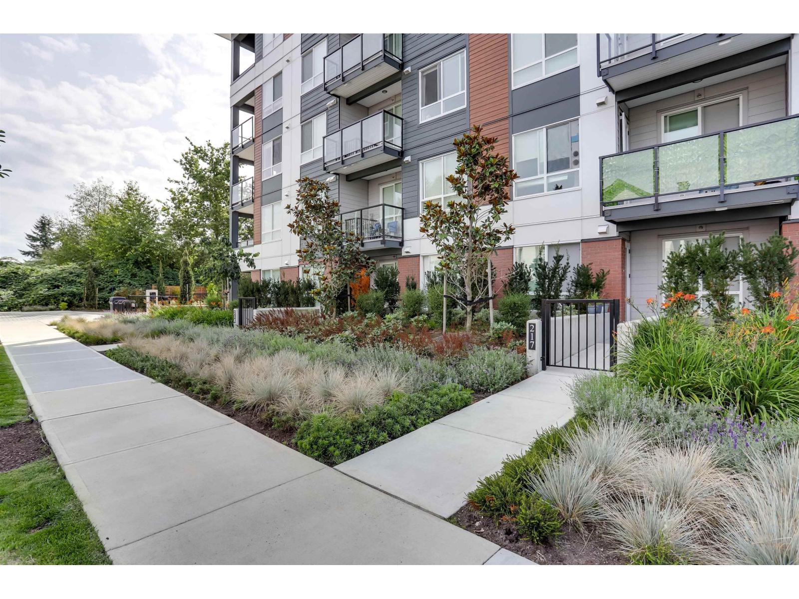 217 8117 200a Street, Langley, British Columbia  V2Y 3W9 - Photo 3 - R3107389