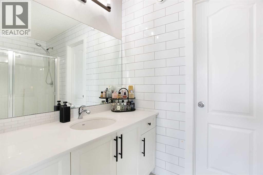 382 Hillcrest Road SW, Airdrie, Alberta  T4B 4T9 - Photo 18 - A2296773