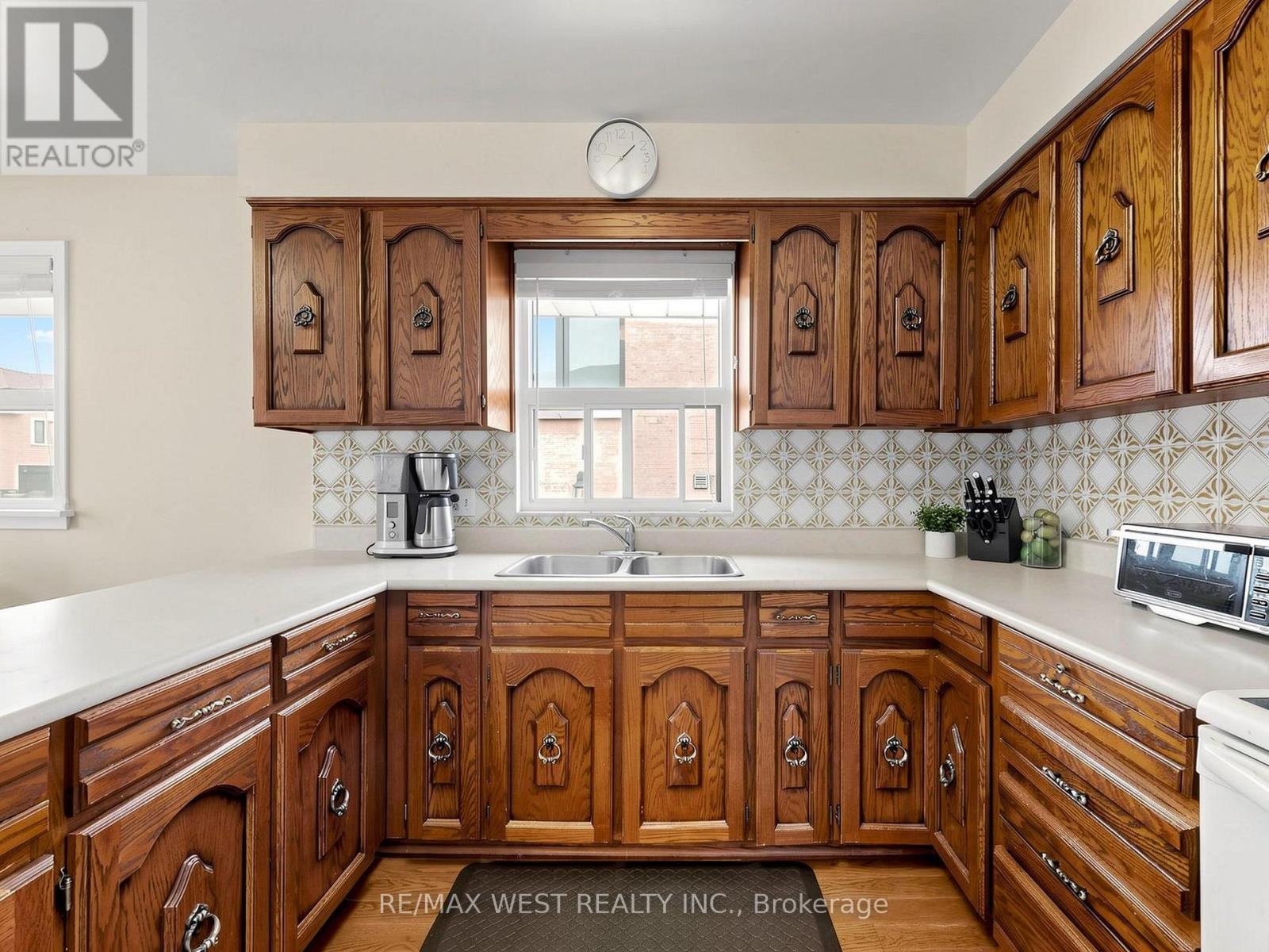 53 Wedgewood Drive, Toronto, Ontario  M2M 2H4 - Photo 10 - C12966642