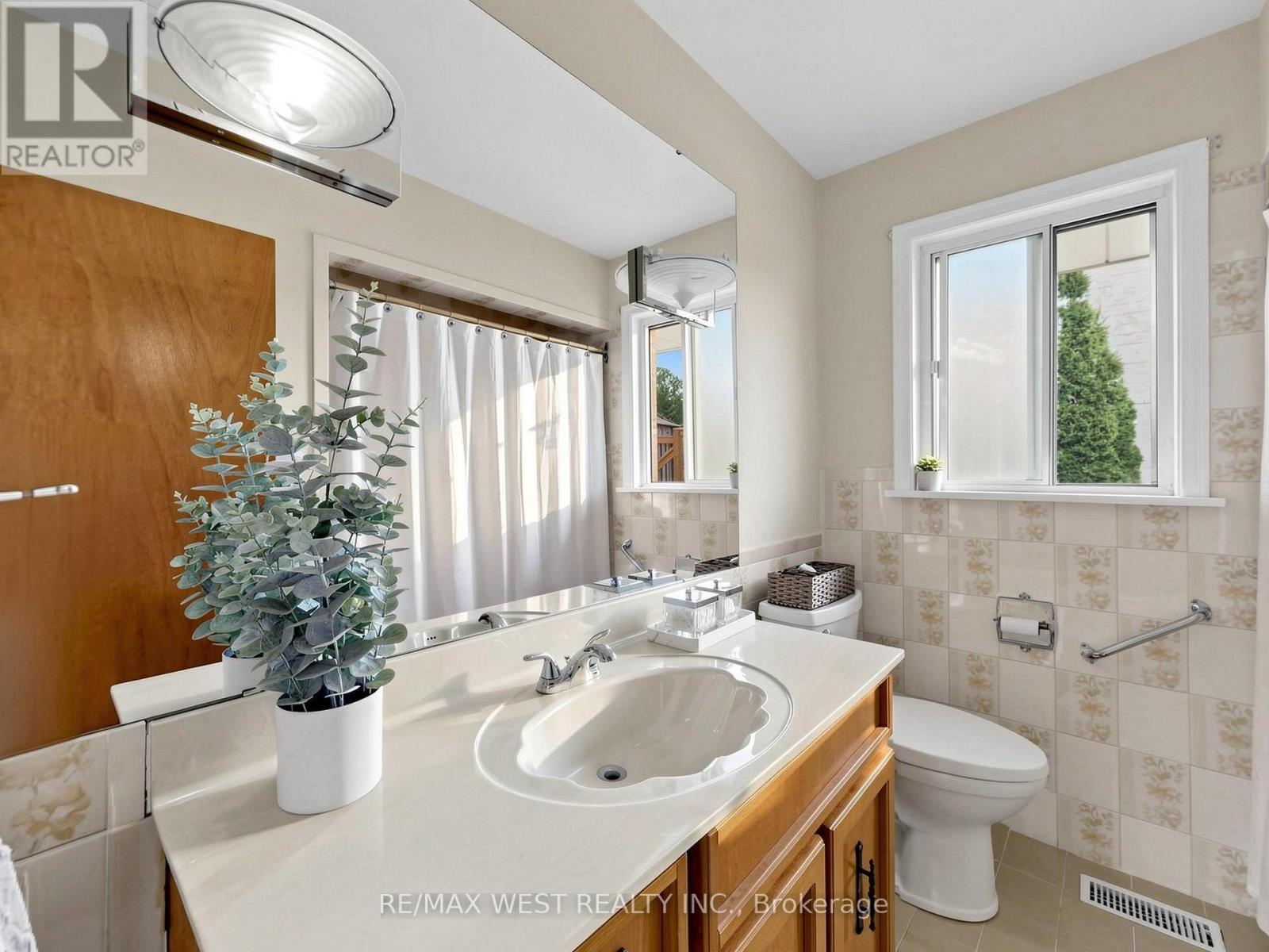 53 Wedgewood Drive, Toronto, Ontario  M2M 2H4 - Photo 11 - C12966642