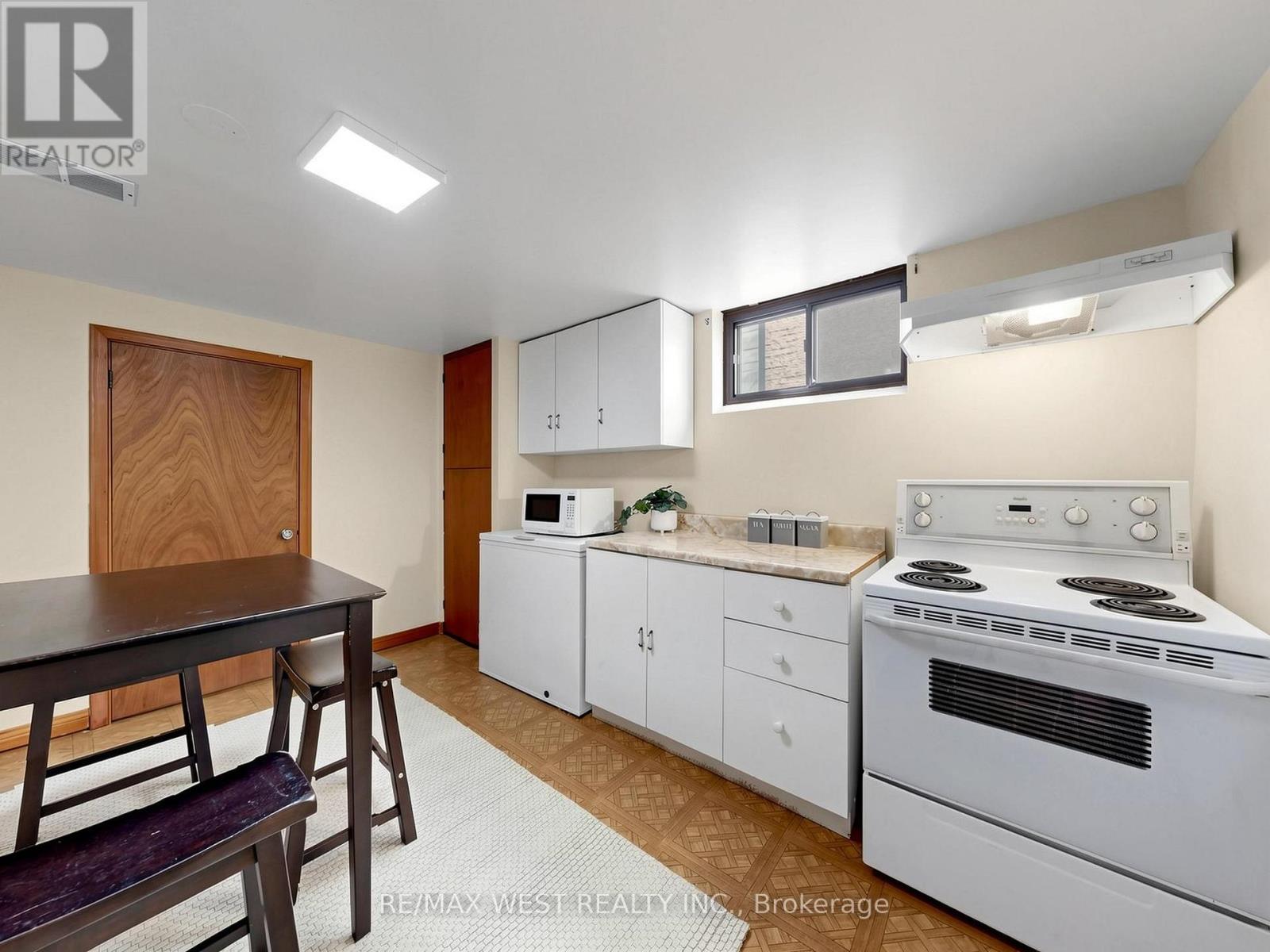 53 Wedgewood Drive, Toronto, Ontario  M2M 2H4 - Photo 20 - C12966642