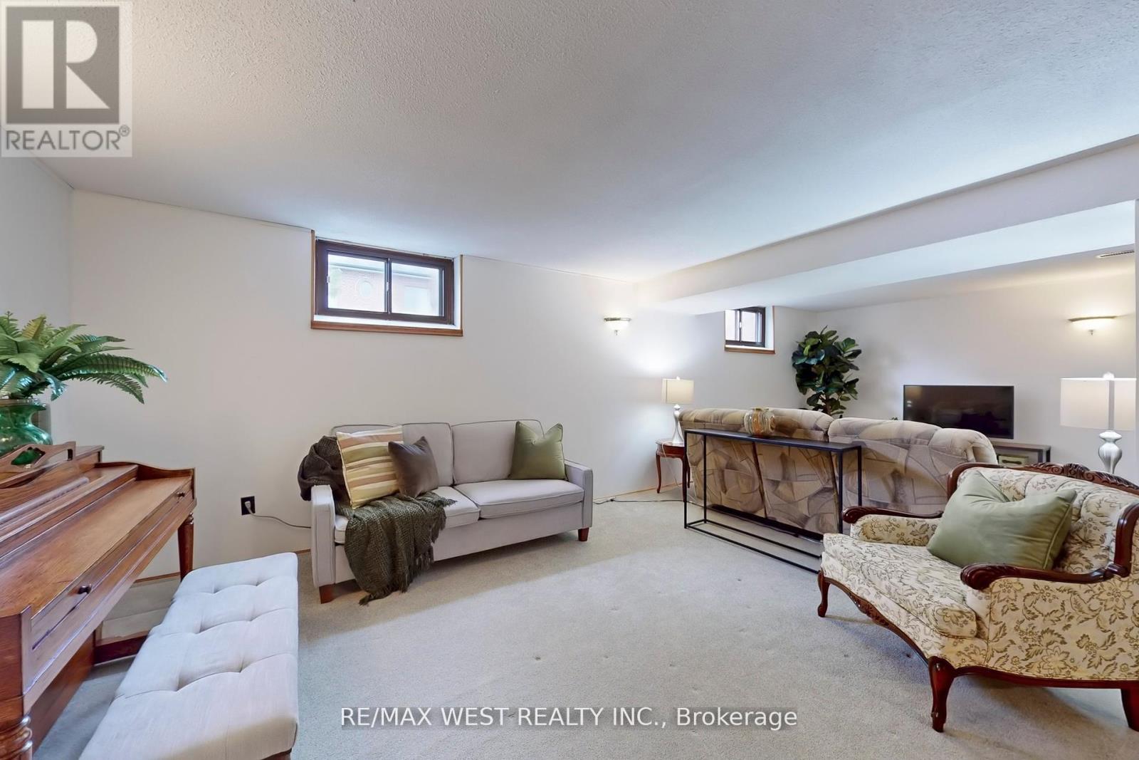 53 Wedgewood Drive, Toronto, Ontario  M2M 2H4 - Photo 22 - C12966642