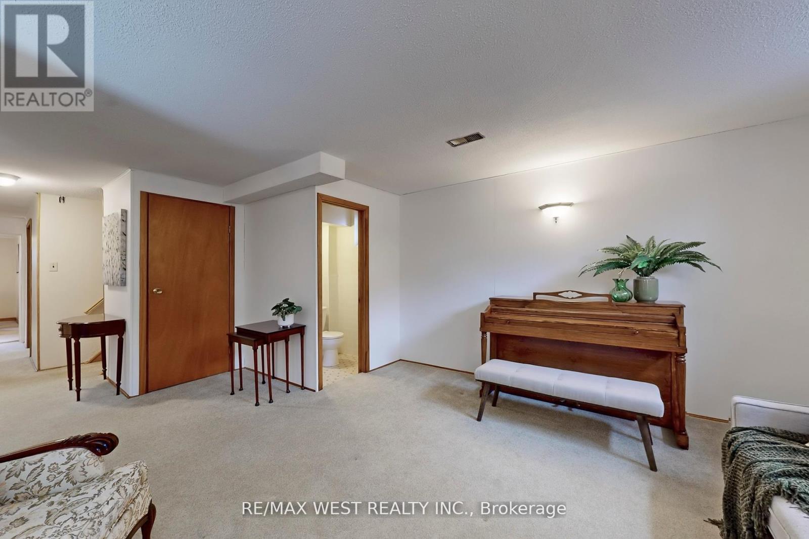 53 Wedgewood Drive, Toronto, Ontario  M2M 2H4 - Photo 23 - C12966642