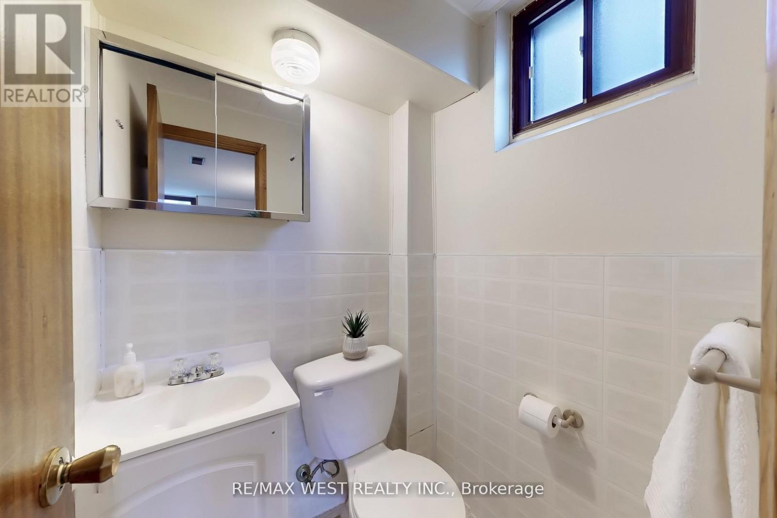 53 Wedgewood Drive, Toronto, Ontario  M2M 2H4 - Photo 27 - C12966642