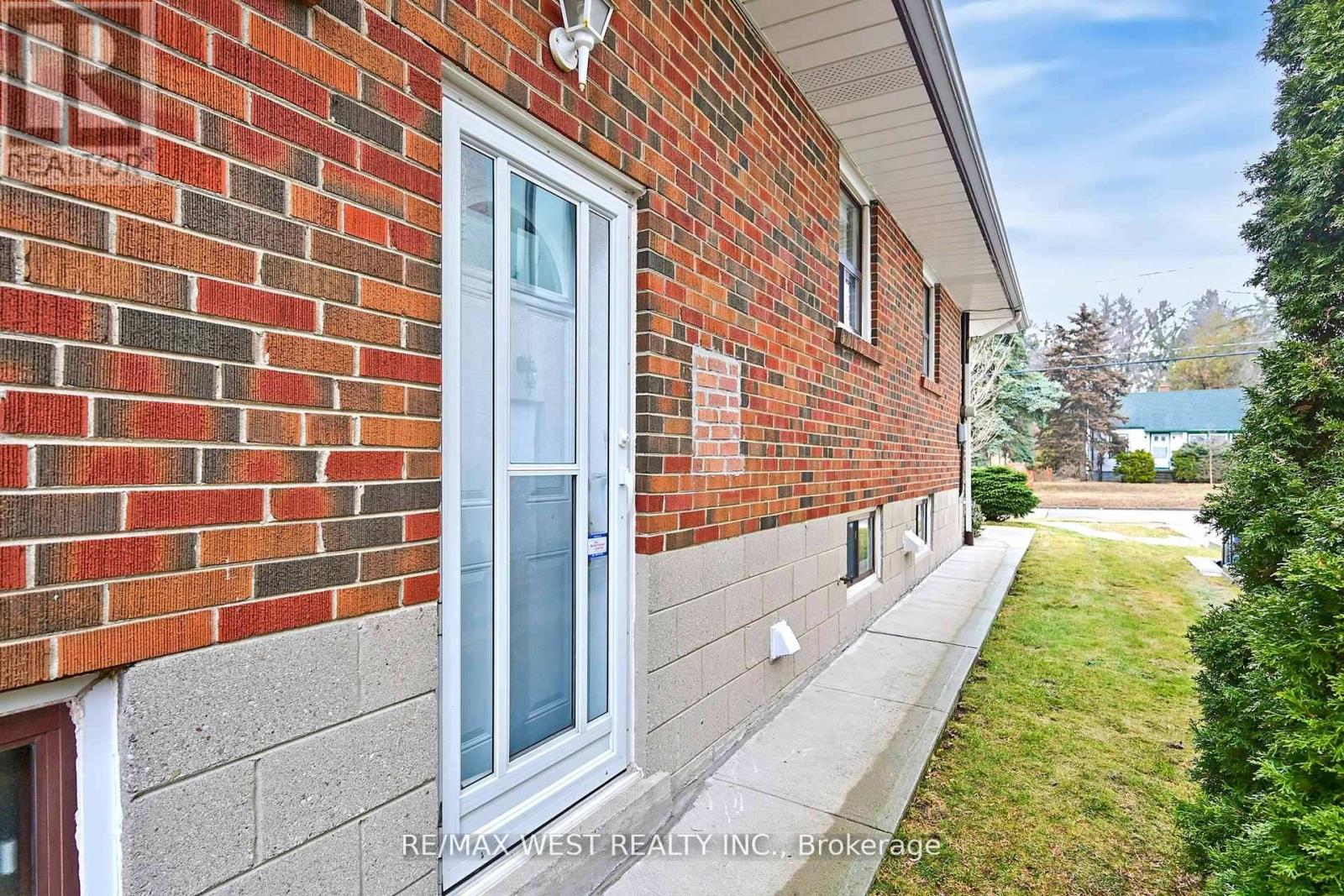 53 Wedgewood Drive, Toronto, Ontario  M2M 2H4 - Photo 29 - C12966642