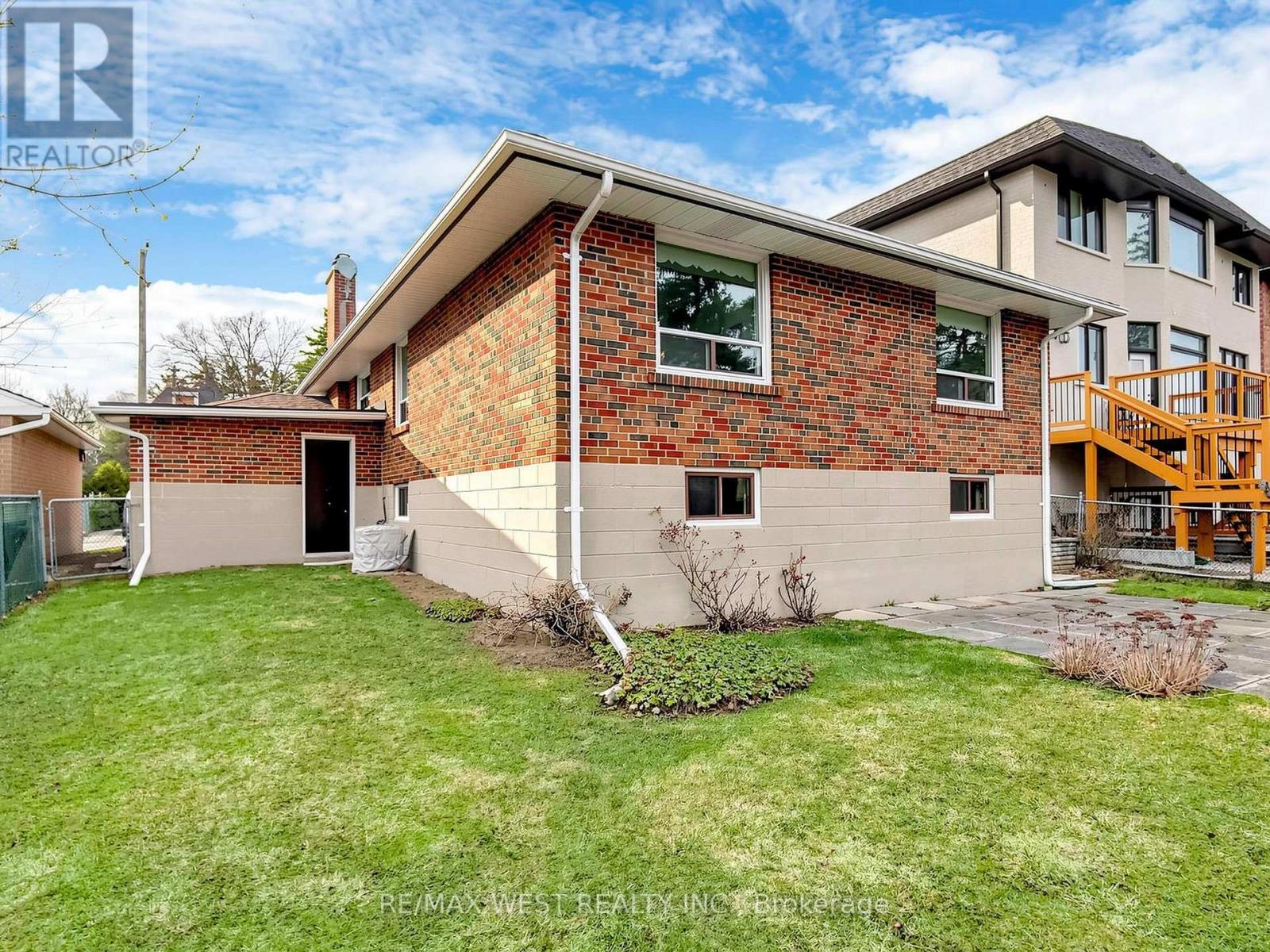 53 Wedgewood Drive, Toronto, Ontario  M2M 2H4 - Photo 30 - C12966642