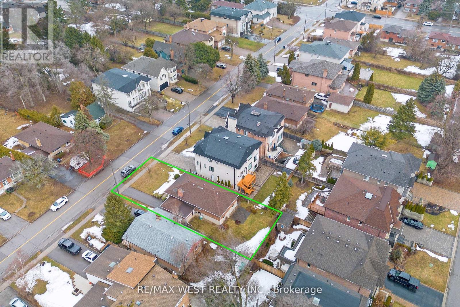 53 Wedgewood Drive, Toronto, Ontario  M2M 2H4 - Photo 34 - C12966642