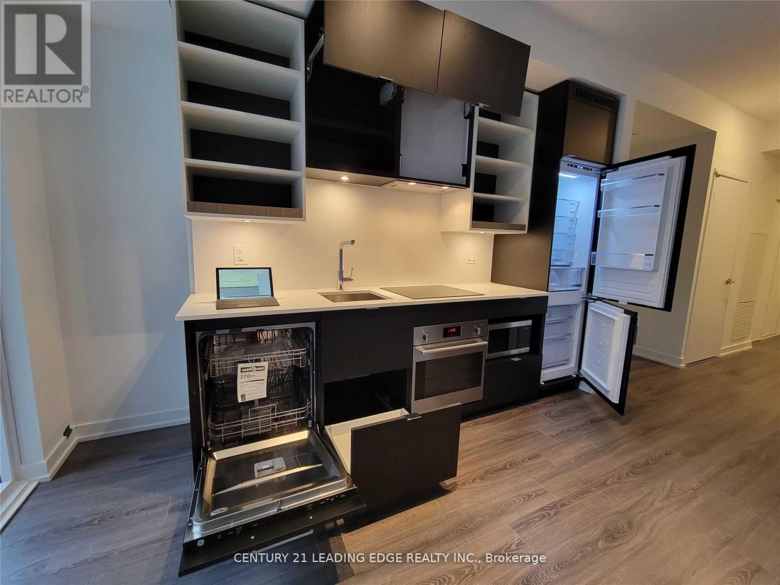 722 - 20 Edward Street, Toronto, Ontario  M5G 0C5 - Photo 3 - C12966666